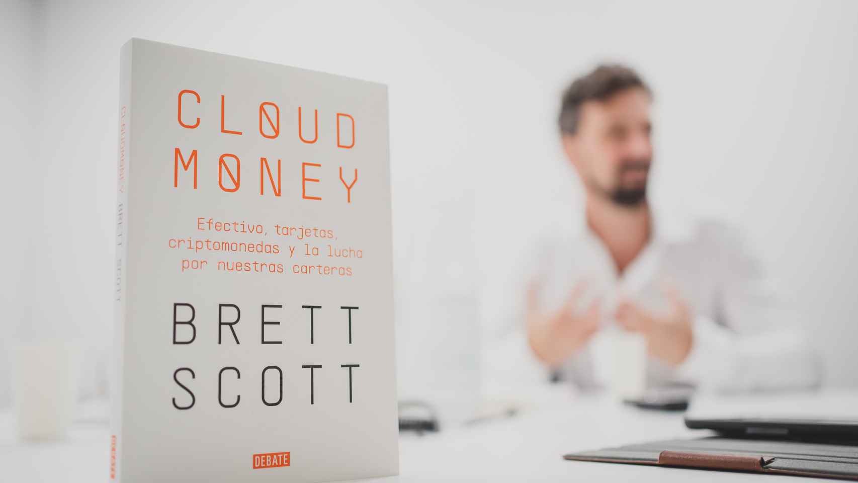 'Cloudmoney', el libro de Brett Scott.