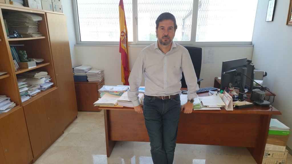 El fiscal de Medio Ambiente de Murcia, Miguel de Mata, este viernes, en su despacho de la Ciudad de la Justicia.