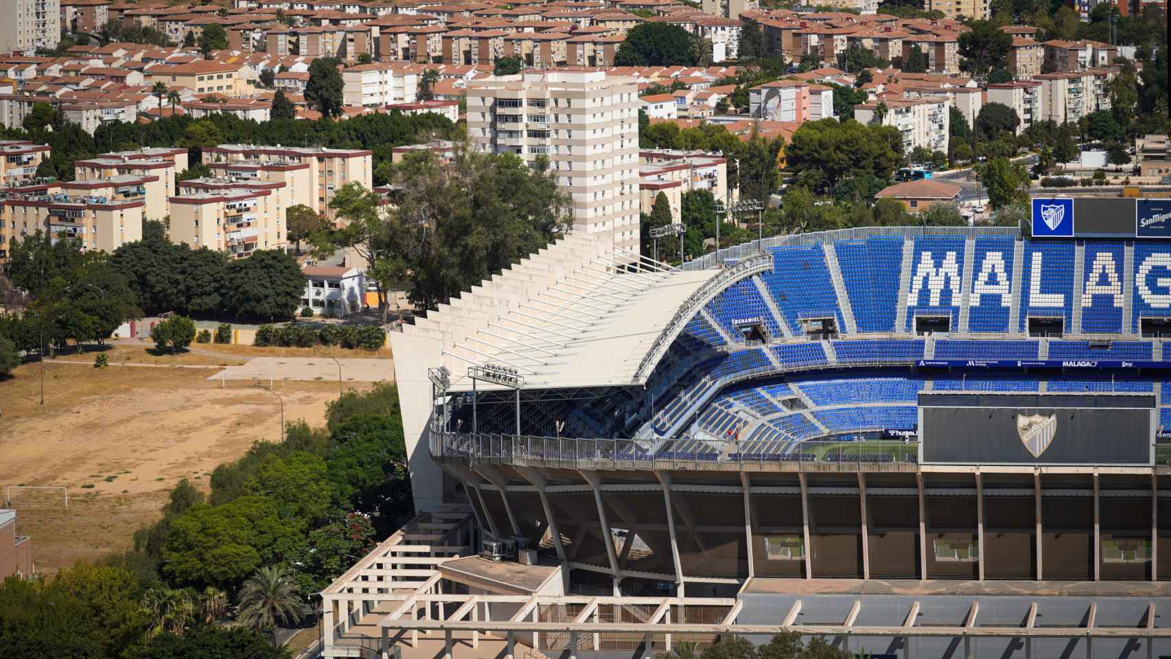 Estadio de La Rosaleda, en Málaga, y su entorno.