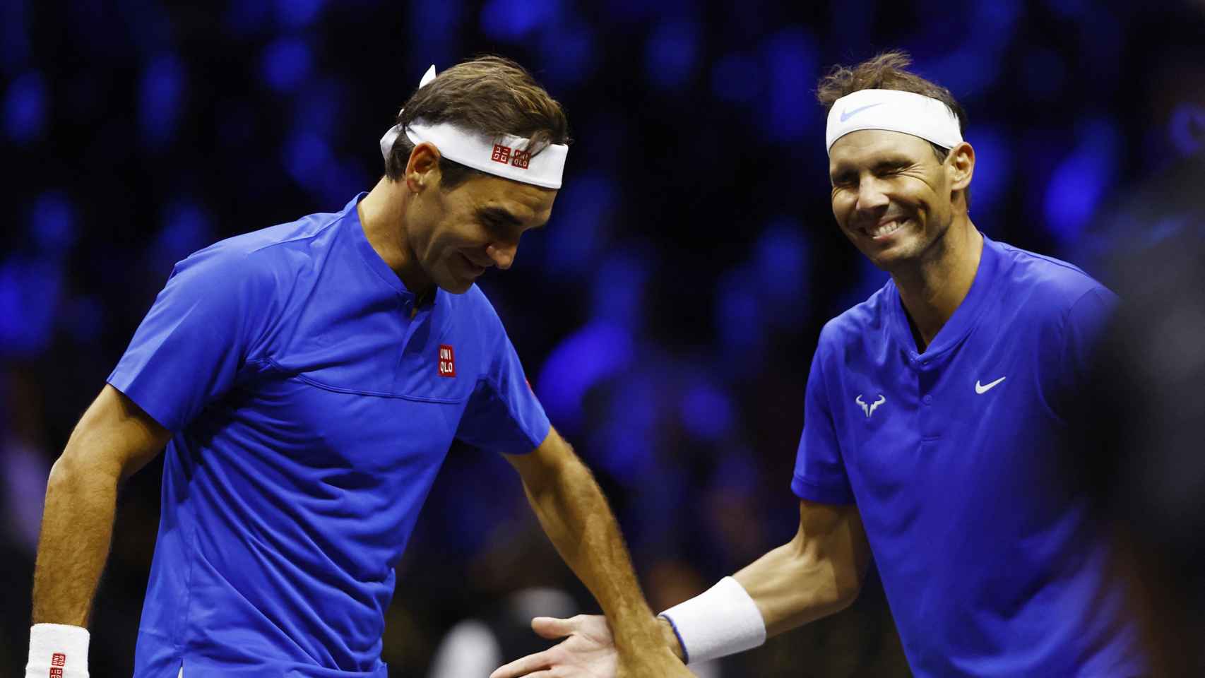 Rafa Nadal y Roger Federer se mueren de la risa tras un fallo en la última participación del español en un torneo.