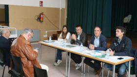 Encuentro del conselleiro do Medio Rural, José González, con los vecinos implicados en el que será el futuro polígono.