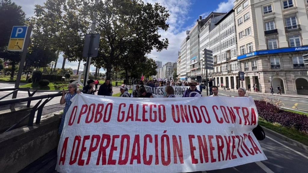Manifestación en A Coruña para frenar la invasión eólica.