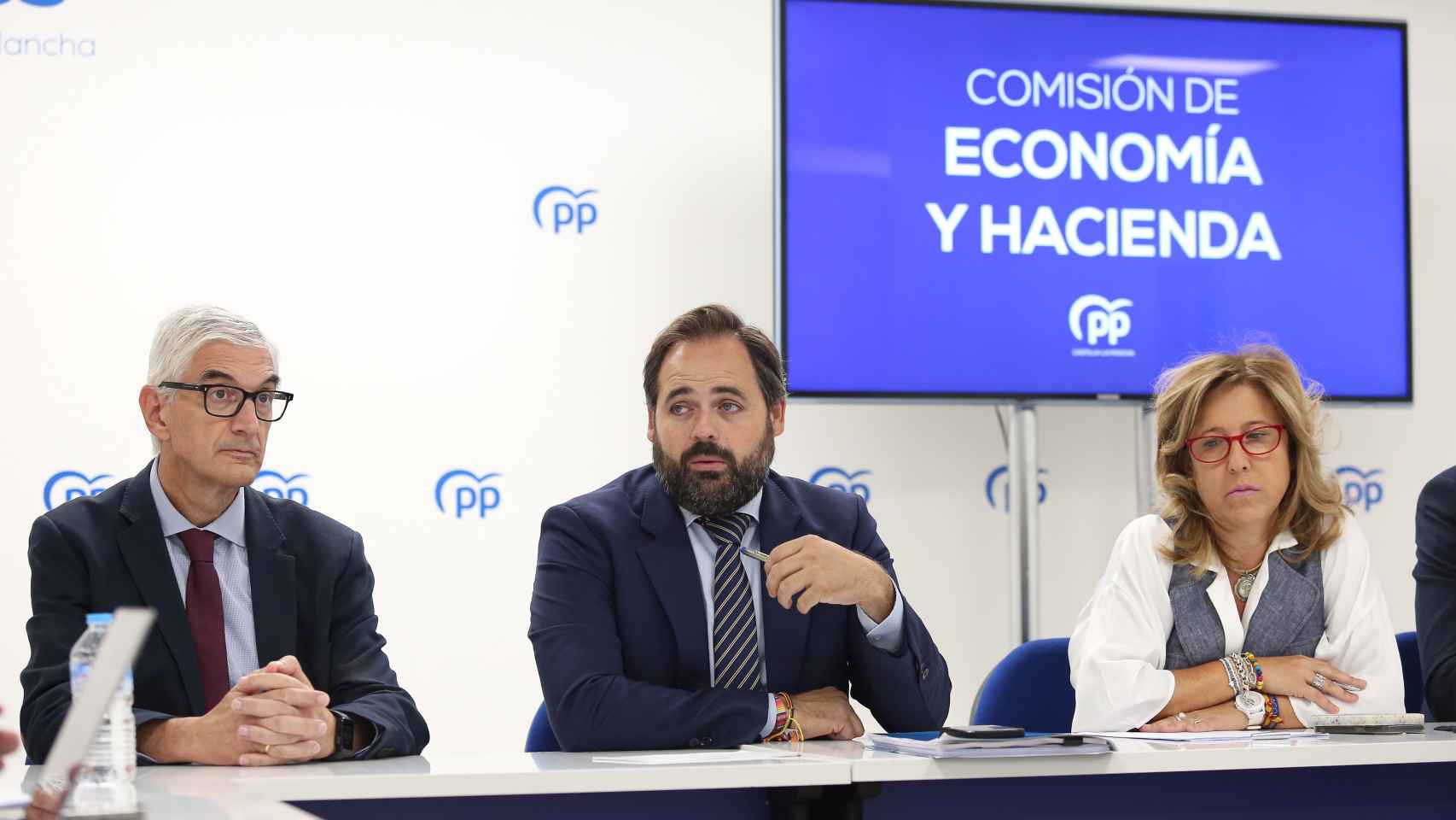 Alberto Reina, Paco Núñez y Pilar Alía durante la Comisión de Economía y Hacienda del PP de Castilla-La Mancha.