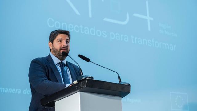 El presidente de la Región de Murcia, Fernando López Mira, durante la presentación de la RIS4Mur.