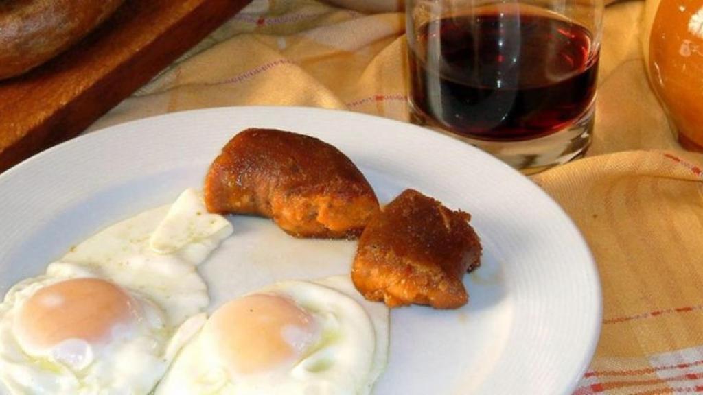 Huevos con farinato