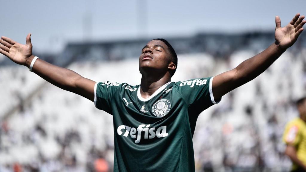 Endrick celebra un gol con el Palmeiras