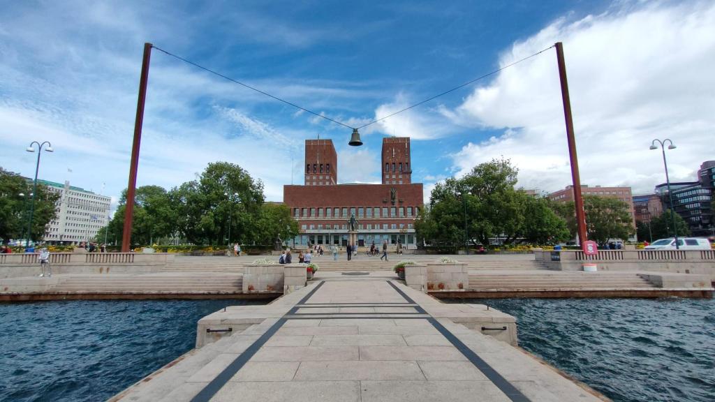 El ayuntamiento de Oslo, de estilo brutalista, donde se celebró la ceremonia inaugural de la Innovation Week 2022.