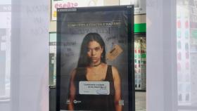 Cartel de la campaña Compostela contra o racismo vandalizado