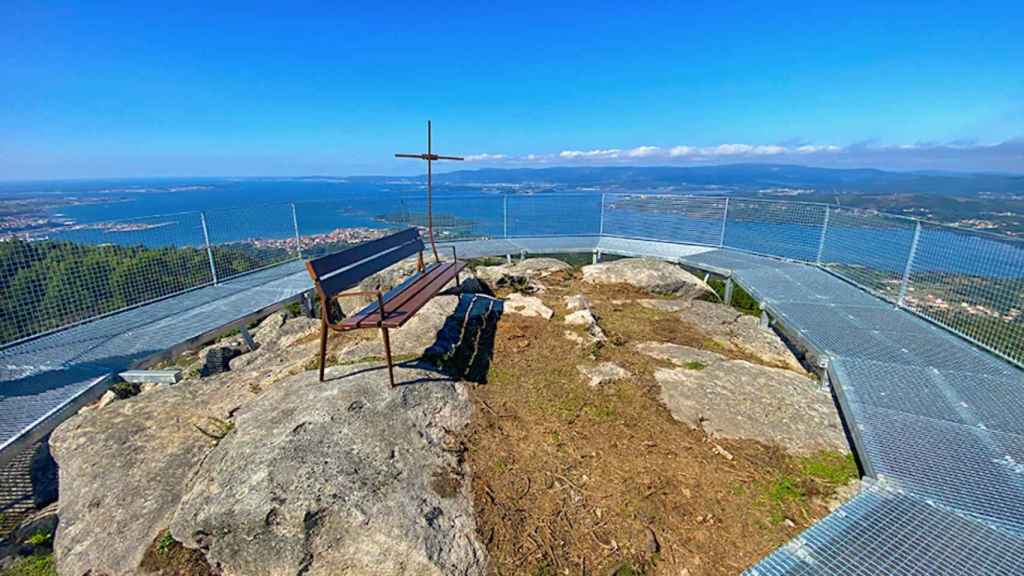 Nuevo mirador en el Monte Xiabre.