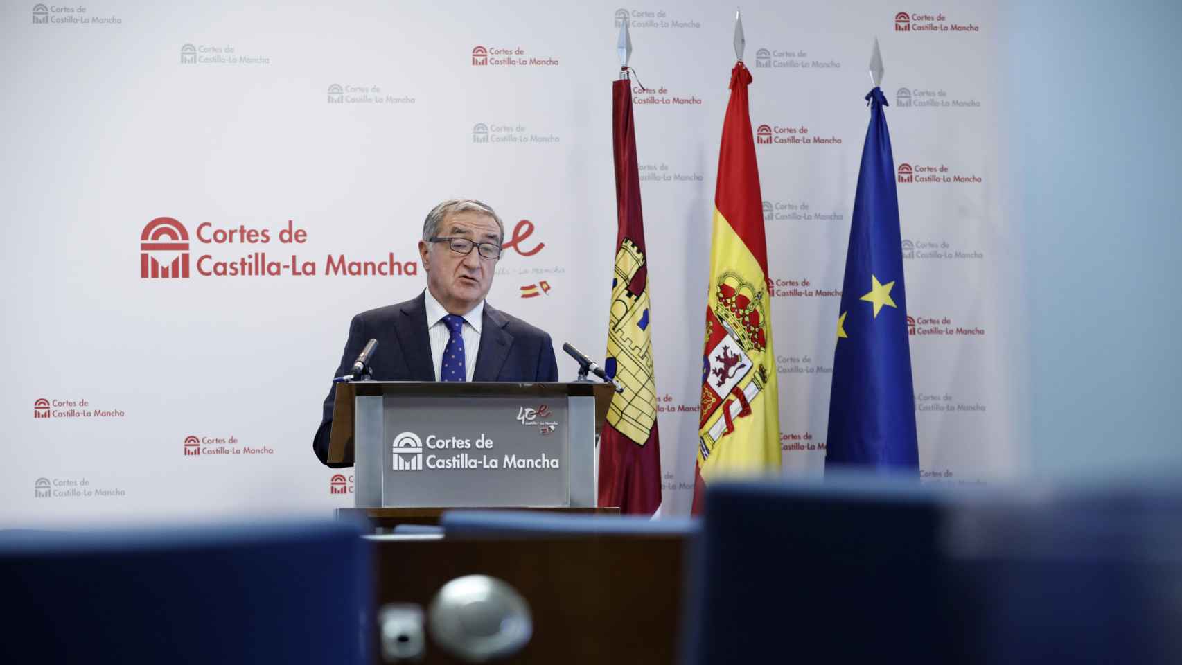 El fiscal superior de Castilla-La Mancha, Emilio Fernández, en las Cortes regionales.