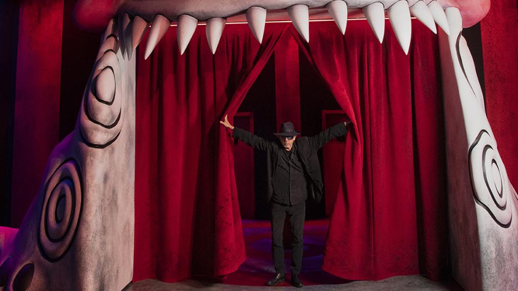 Tim Burton inaugura su exposición en el Espacio Ibercaja Delicias
