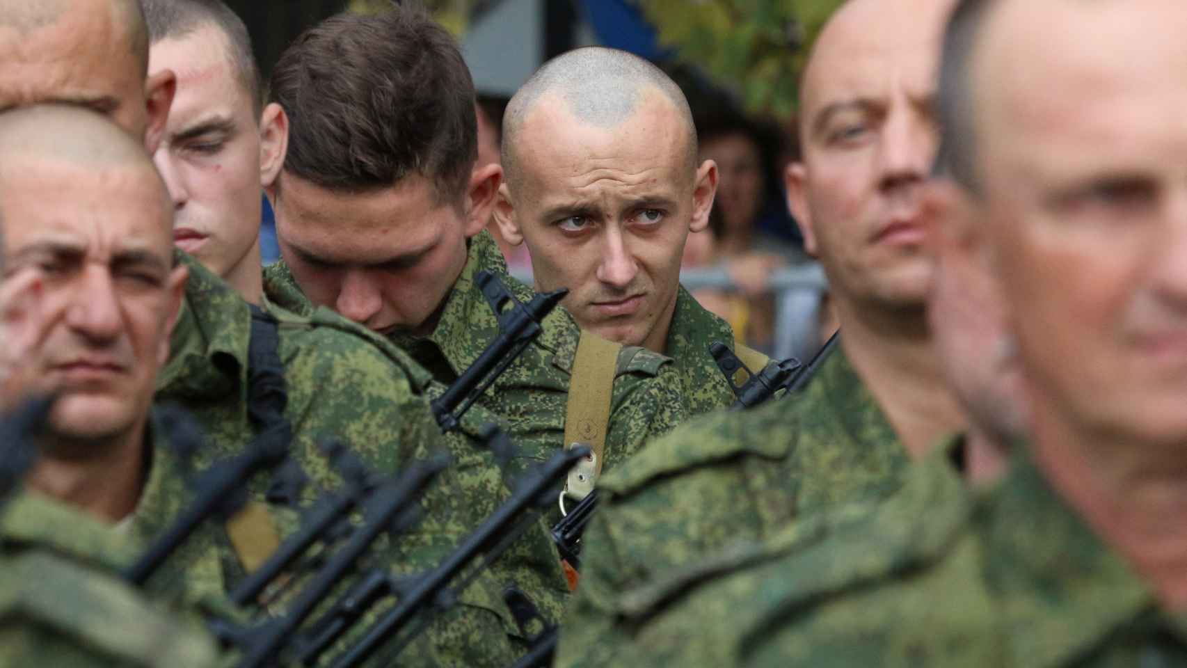 Reservistas rusos en las bases militares.