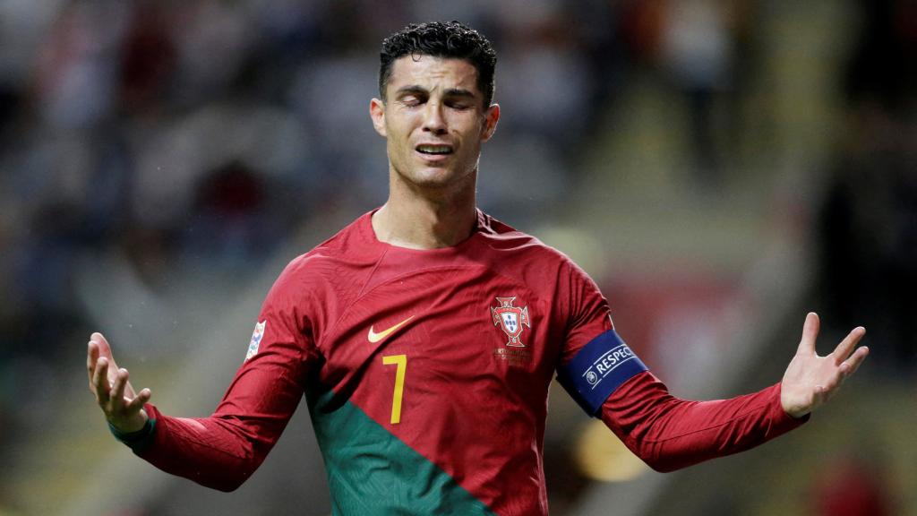 Cristiano Ronaldo se lamenta durante el España - Portugal.