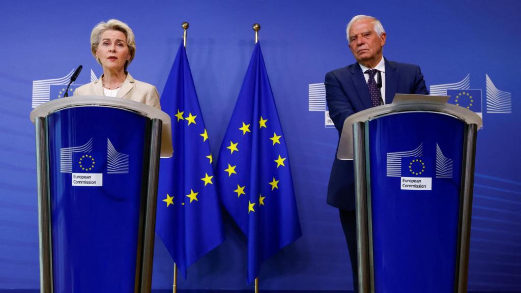 Ursula von der Leyen y Josep Borrell, durante la presentación del octavo paquete de sanciones contra Rusia