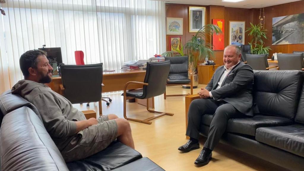 Reunión del alcalde con la Asociación de Vecinos.