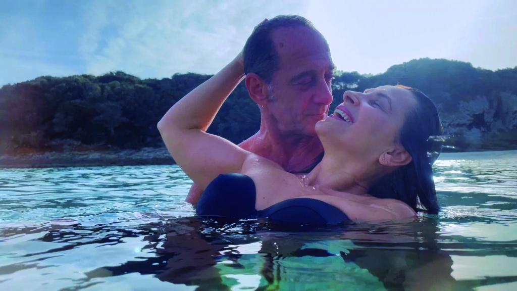 Vincent Lindon y Juliette Binoche en un momento de 'Fuego'