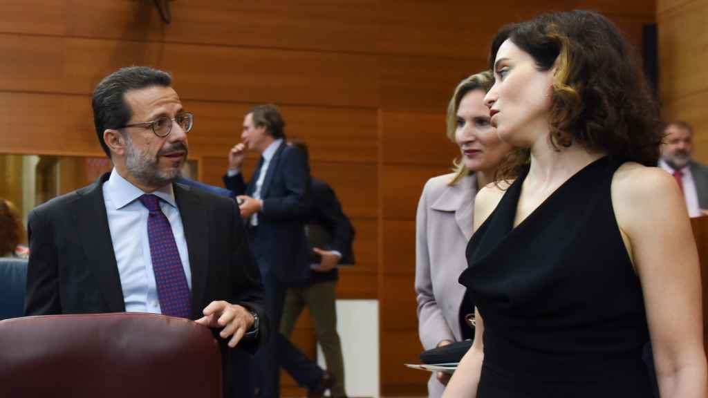 El consejero de Economía de la Comunidad de Madrid, Javier Fernández-Lasquetty, junto a Isabel Díaz Ayuso.