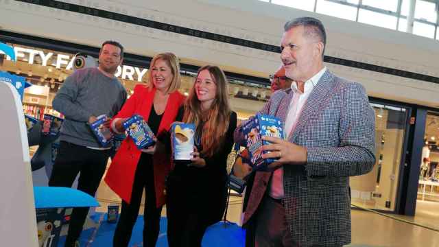 Presentación del I Campeonato Mundial Solidario de Lanzamiento de Palomitas en el centro comercial Travesía de Vigo.