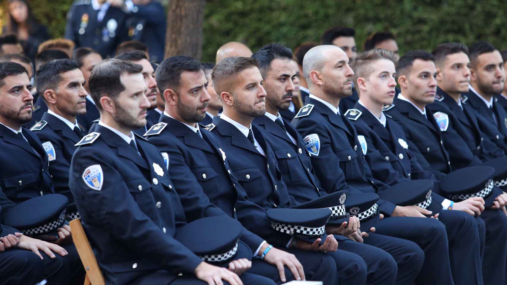 Los policías locales recién graduados.