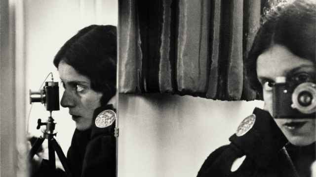 'Autoretrato con Leica' (1931), de Ilse Bing. Colección de Michael Mattis y Judith Hochberg, Nueva York. Estate  of Ilse Bing. Photograph: Jeffrey Sturges