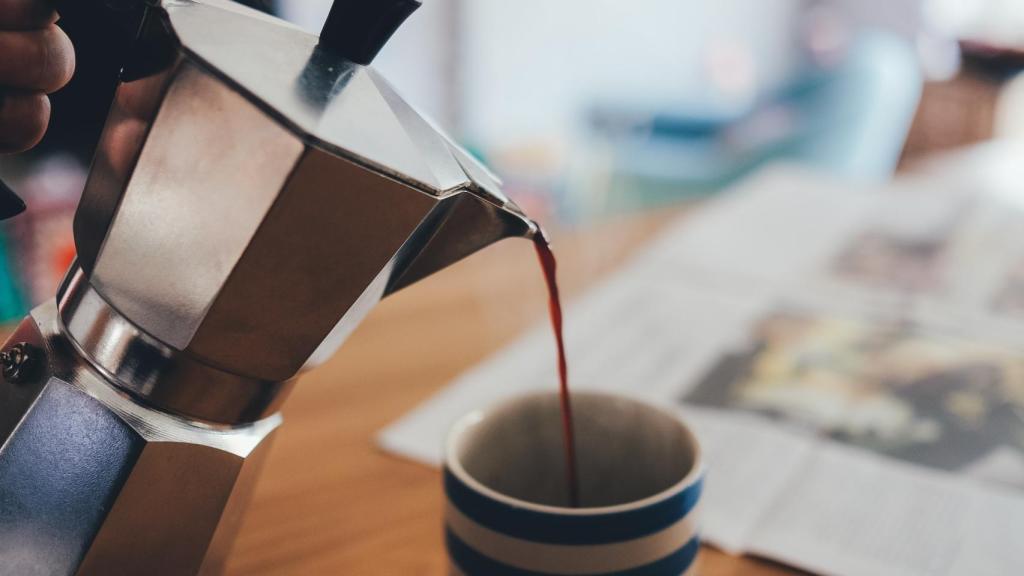 La hora del desayuno es uno de los momentos en los que el precio de la electricidad está más caro.