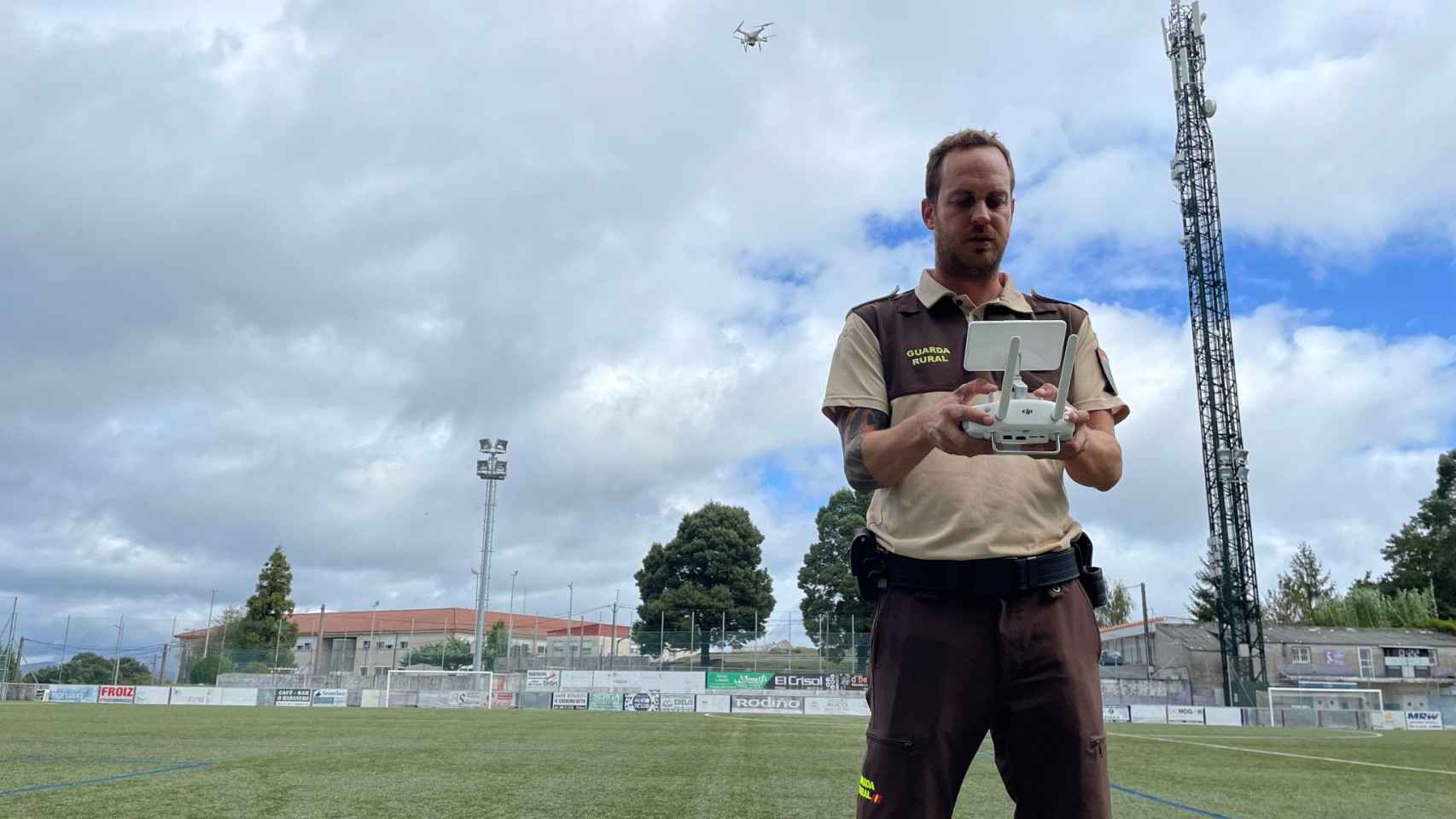 Los guardapescas de O Grove se forman como pilotos de drones.