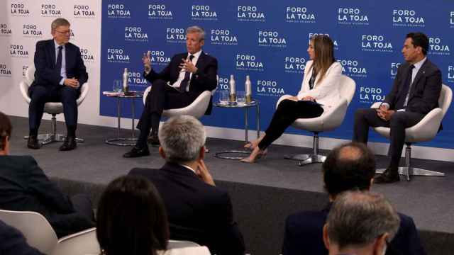 Rueda participa en la mesa de presidentes autonómicos del Foro La Toja.