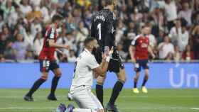 Karim Benzema se lamenta durante el partido ante Osasuna