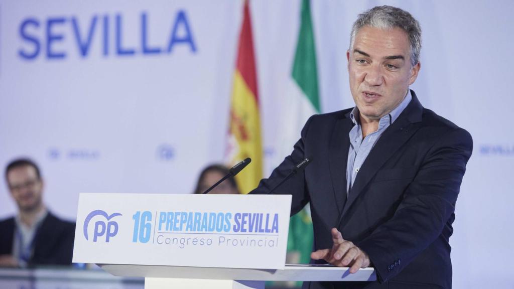 El coordinador general del PP, Elías Bendodo, en la clausura del congreso del partido en Sevilla.