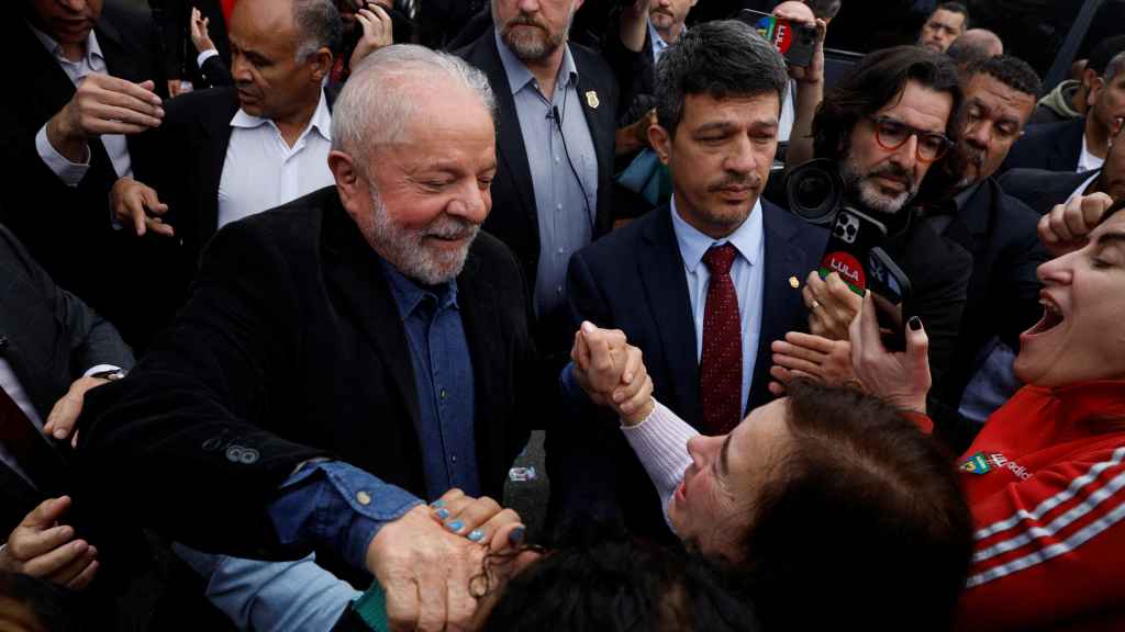 Lula da Silva este domingo cuando iba a votar.