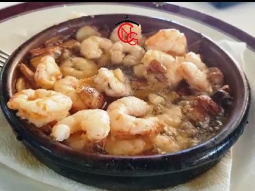 Plato de gambas al ajillo