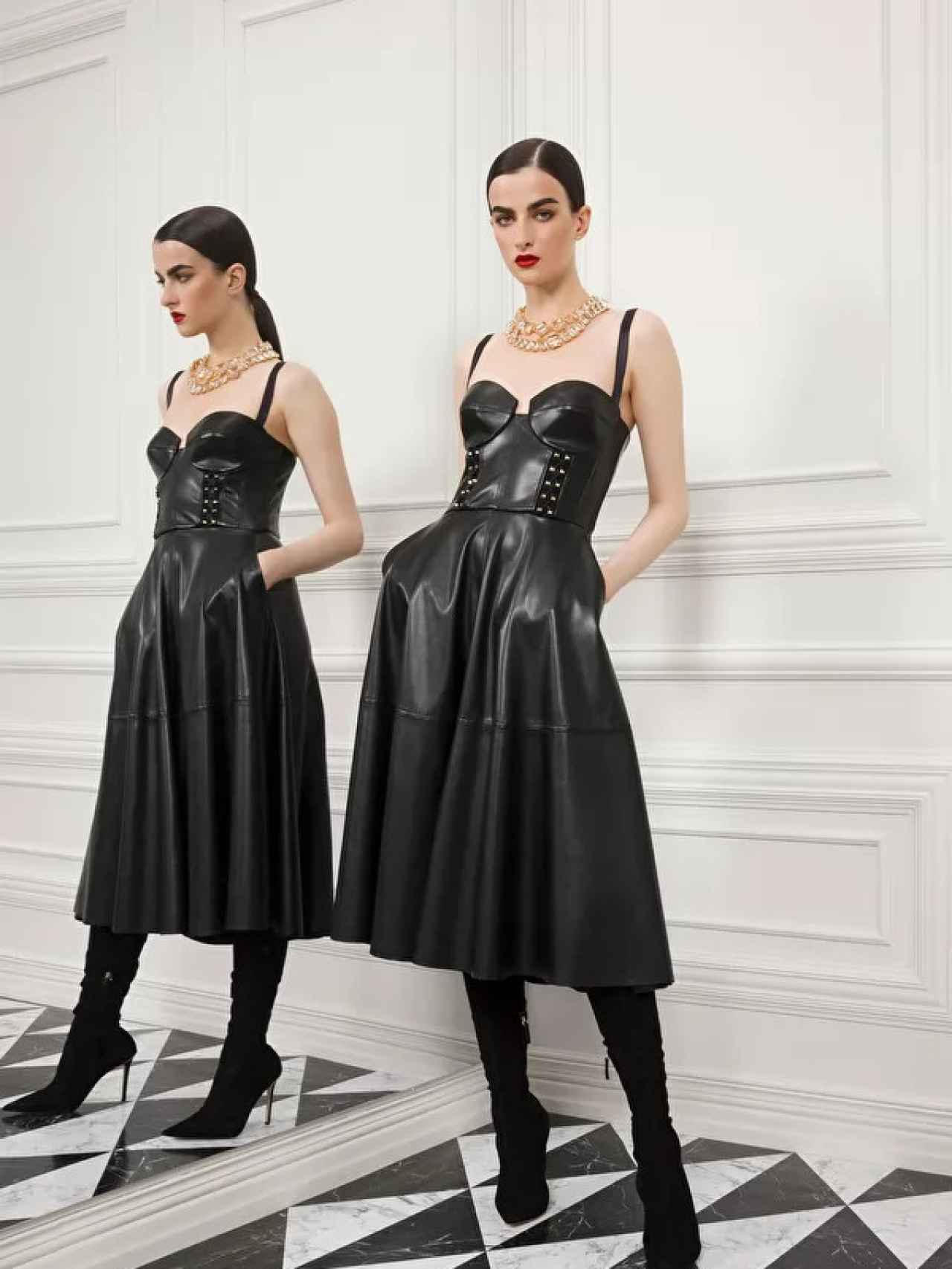 El vestido negro que ha lucido Vanesa Romero, en el cuerpo de la modelo de la firma.