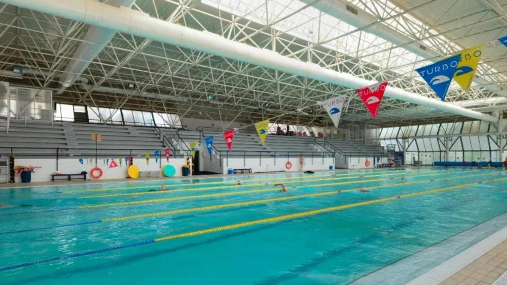 Piscina cubierta de la Universidad Politécnica de Valencia donde se produjo el accidente mortal que investiga la Policía Nacional.