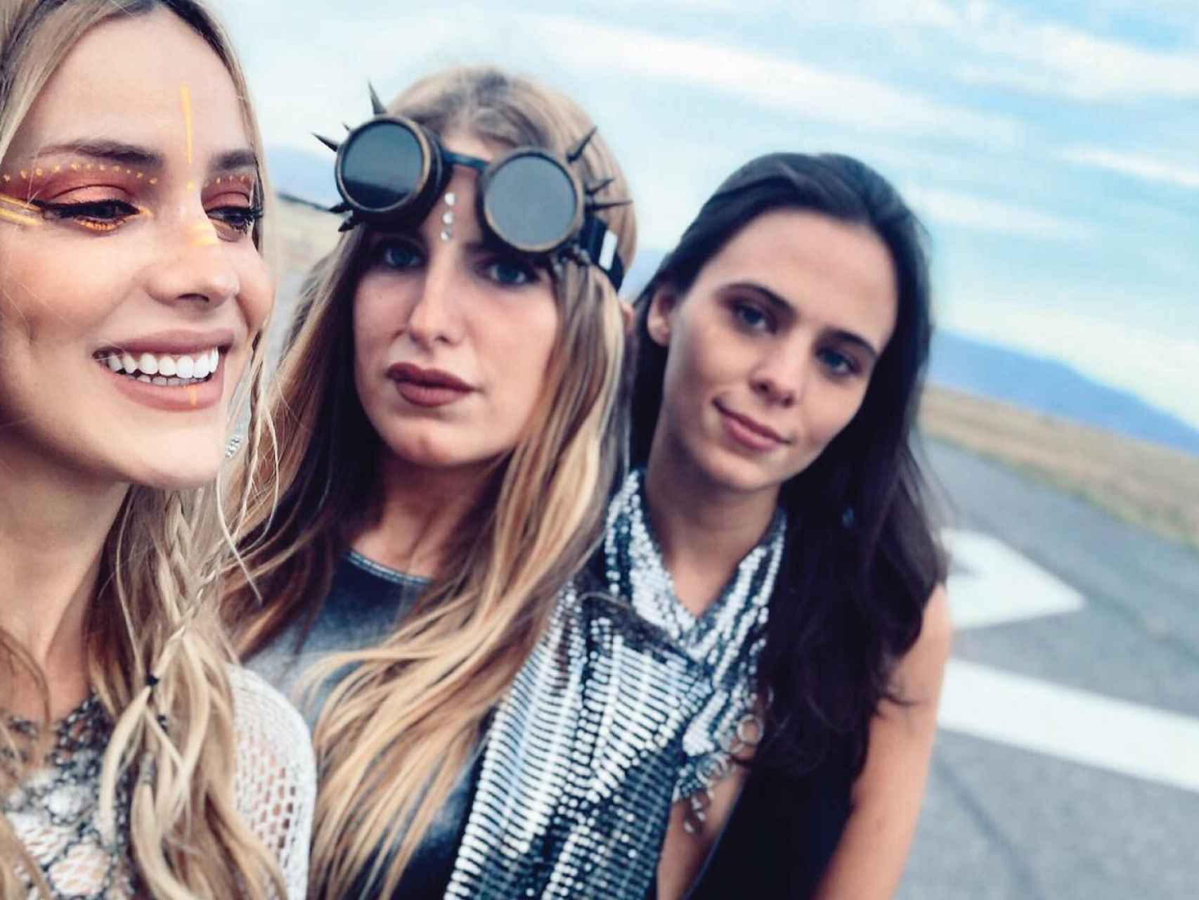 Alejandra Onieva, hermana de Íñigo, y Luisa Bergel, la amiga que le presentó a Tamara Falcó, en el 'Future is now' en junio de 2019.