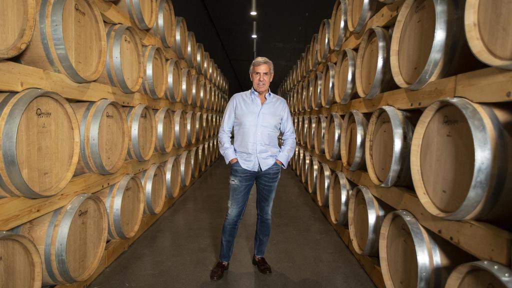 José Moro en el interior de la bodega