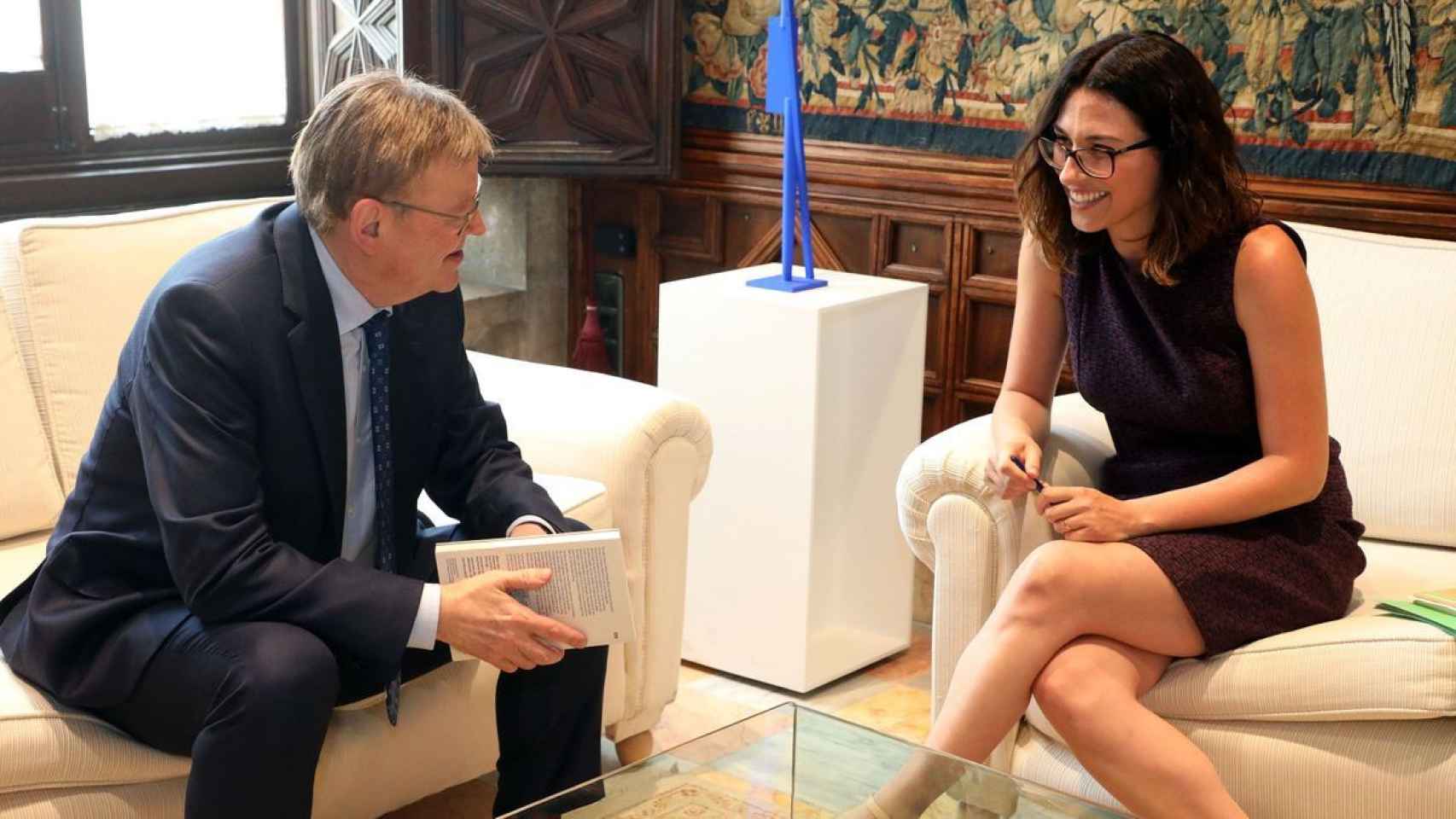 Ximo Puig, junto a la vicepresidenta primera de la Generalitat, Aitana Más (Compromís). EE