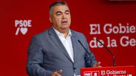 El secretario general del PSOE, Santos Cerdán, en la rueda de prensa de este lunes en Ferraz.