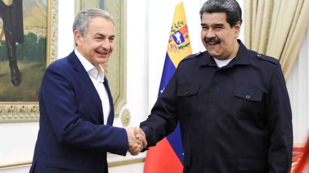 El expresidente del Gobierno José Luis Rodríguez Zapatero, junto a Nicolás Maduro en Venezuela en 2022.