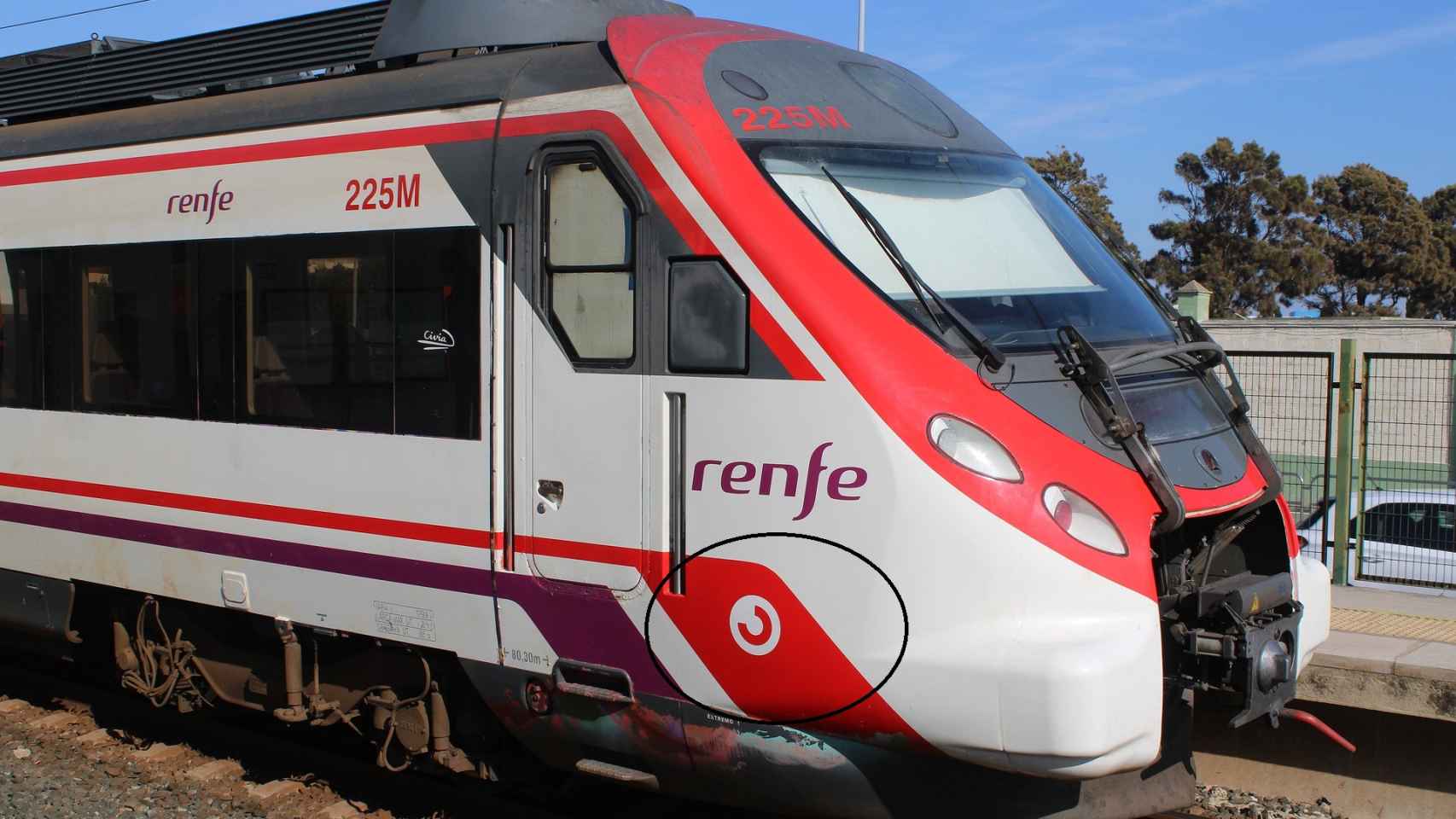 Un tren de cercanías, de Renfe.
