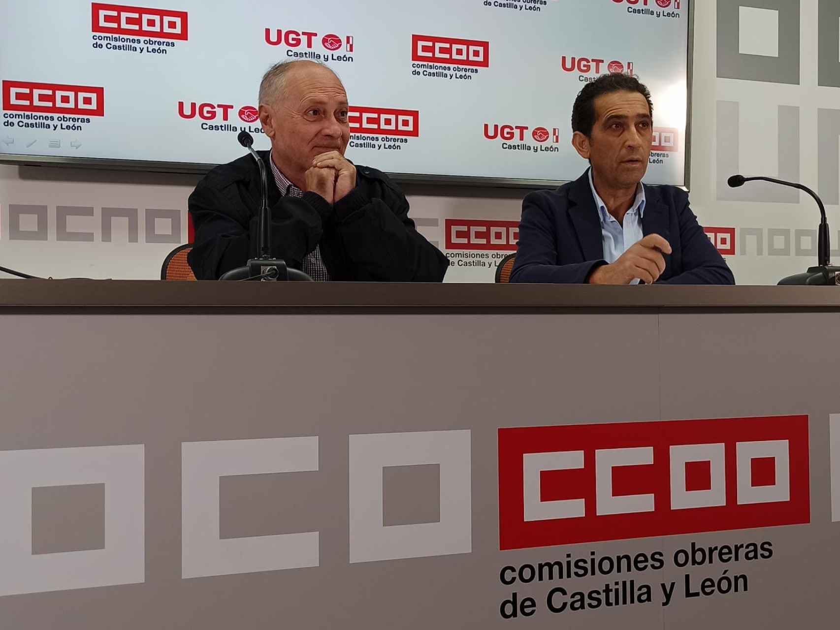 Los dirigentes de UGT y CCOO en Castilla y León, Faustino Temprano y Vicente Andrés, durante la rueda de prensa de este martes.