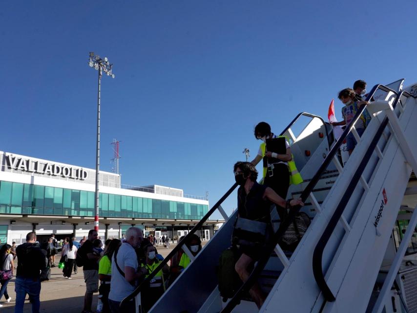 Imagen de un vuelo en el Aeropuerto de Villanubla, este verano.