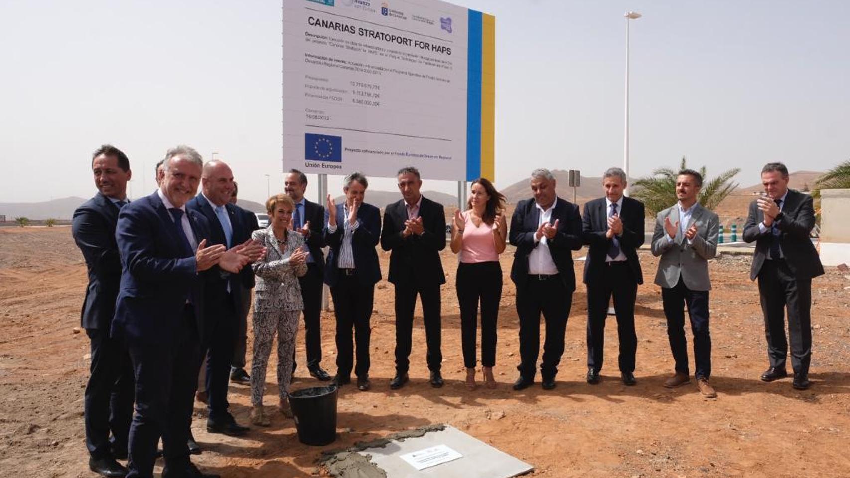 Primera piedra del futuro estratopuerto, que se ubicará en el Parque Tecnológico de Fuerteventura.