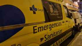 Imagen de una ambulancia del 112 de noche