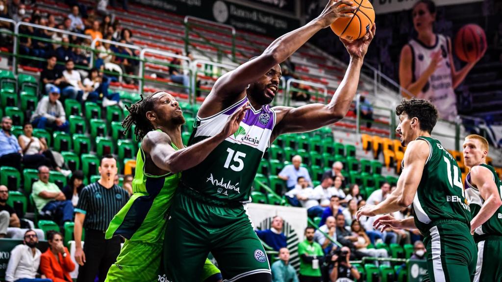 Will Thomas durante el Dinamo Sassari-Unicaja