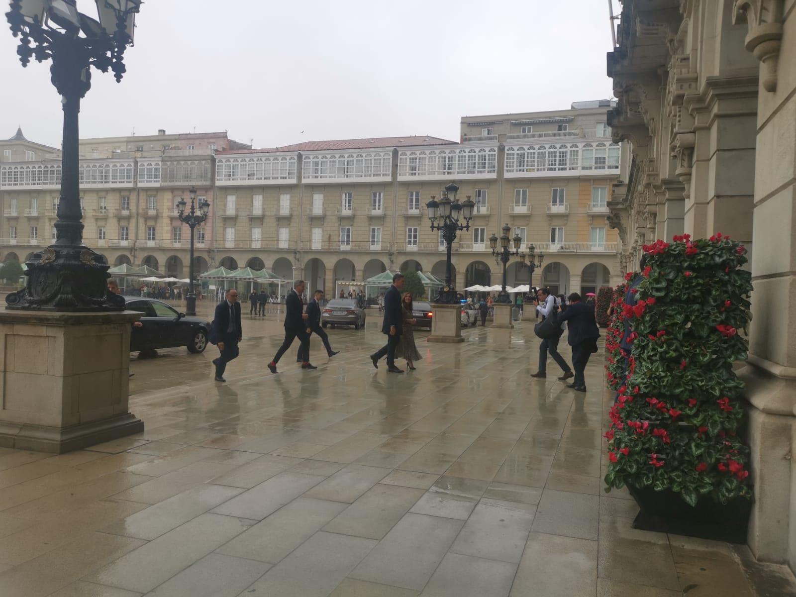 Sánchez a su llegada a María Pita (Foto: Quincemil)