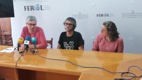 Dirigentes locales del BNG de Ferrol, encabezados por Iván Rivas, en rueda de prensa