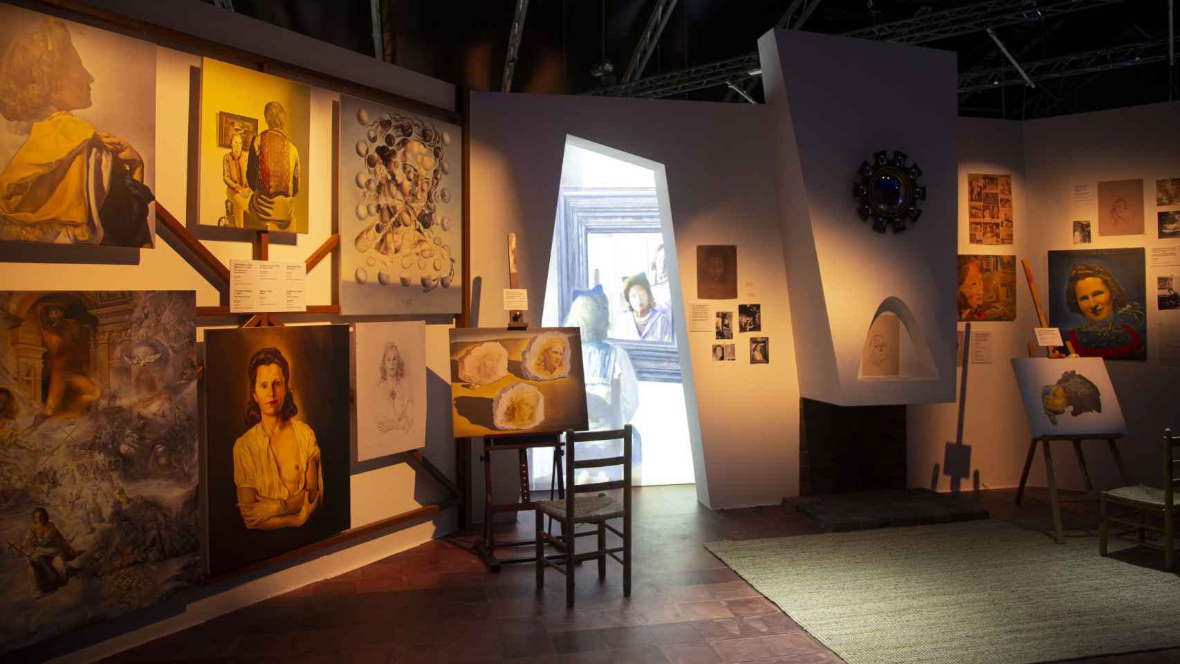 El espacio de la exposición dedicado a Gala.