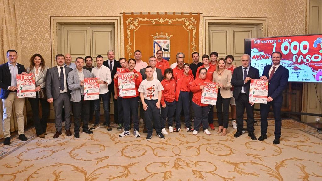 Presentación de la Carrera de los Mil Pasos de Aviva en el Ayuntamiento de Salamanca