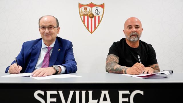 Jorge Sampaoli, presentando con el Sevilla FC