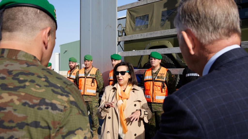 La ministra Margarita Robles, en una visita este jueves al Grupo de Apoyo a la Proyección (GAPRO).